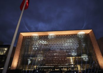 AKM’nin sanatçılarından ‘otopark ücreti’ tepkisi: Kampanya başlattılar