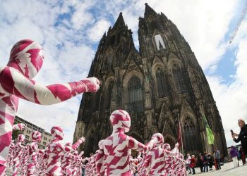 Başpiskoposlukta ‘porno’ tespit edildi: 15 şüpheli