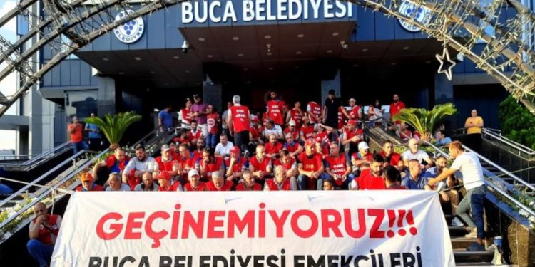 Buca Belediyesi işçileri ek zam talebiyle iş bıraktı