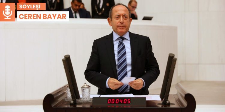 CHP’li Akif Hamzaçebi: MYK ve tüzük değişikliği partiyi bir adım ileri götürmez