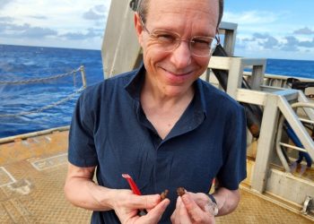 Harvardlı astrofizikçi: 2014’te okyanusa düşen cisim dünya dışı teknoloji ürünü olabilir