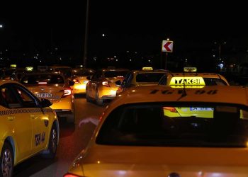 İstanbul’da yol ücretlerine zam geliyor: Taksiciler yüzde 100 zam istiyor