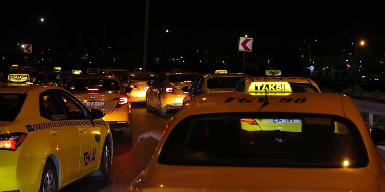 İstanbul’da yol ücretlerine zam geliyor: Taksiciler yüzde 100 zam istiyor