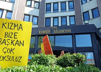 Kadıköy Belediyesi işçileri iş bıraktı: ‘Kızma bize başkan, çok yoksuluz’