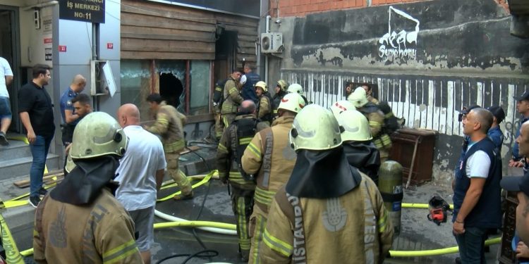Kadıköy’de korku evinde yangın