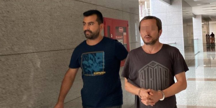 Kedilere kezzap ve asit atan saldırgan tutuklandı