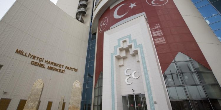 MHP’li Özkan: Bir anket şirketi para karşılığı oy teklif etti