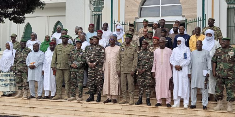 Nijer cuntası, müdahaleye karşı hava sahasını kapattı