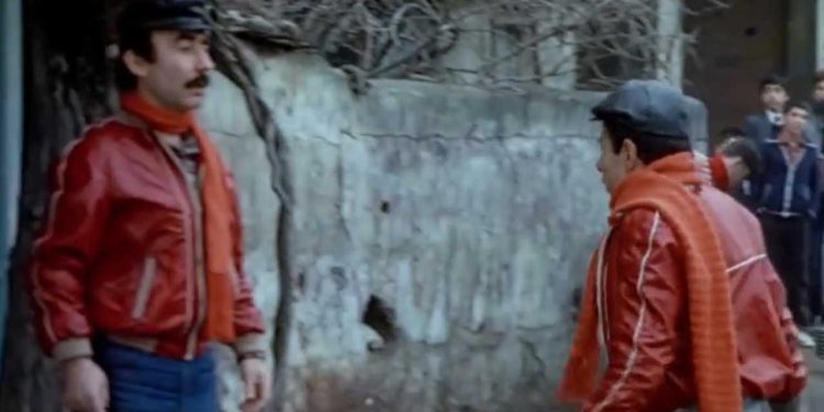 Senaryo yazarı filmi bilemedi: Herkese benden çay, Şakir’e çay yok