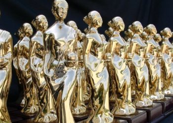 Altın Portakal’da jüri üyelerinden ‘Kanun Hükmü’ne destek: Meslektaşımızla yan yana duruyoruz