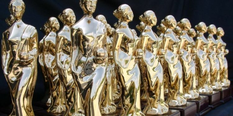 Altın Portakal’da jüri üyelerinden ‘Kanun Hükmü’ne destek: Meslektaşımızla yan yana duruyoruz