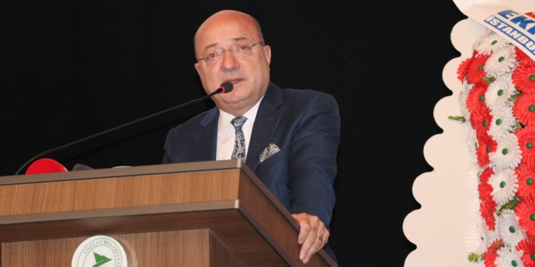 İlhan Cihaner: CHP örgütleri, belediyelerin vesayeti altında