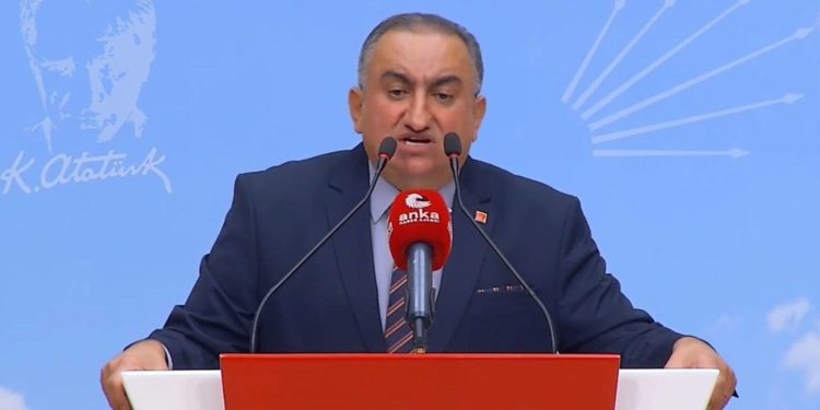 Ünal Karahasan, CHP Genel Başkanlığı’na adaylığını duyurdu