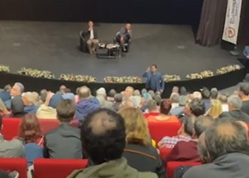 AK Partili başkan eleştirene bağırdı, Mete Yarar salondan çıktı