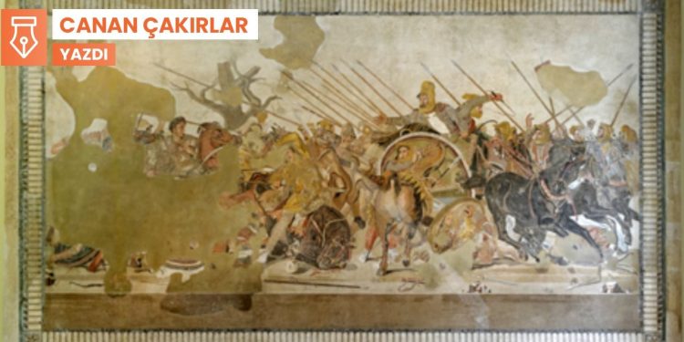 Devletlerin kurgulanmasında hayvanların rolü: Filler tepişirken çimenler ezilir