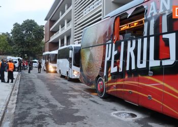 Elazığ’da Batman Petrolspor otobüsüne saldırı