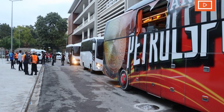 Elazığ’da Batman Petrolspor otobüsüne saldırı