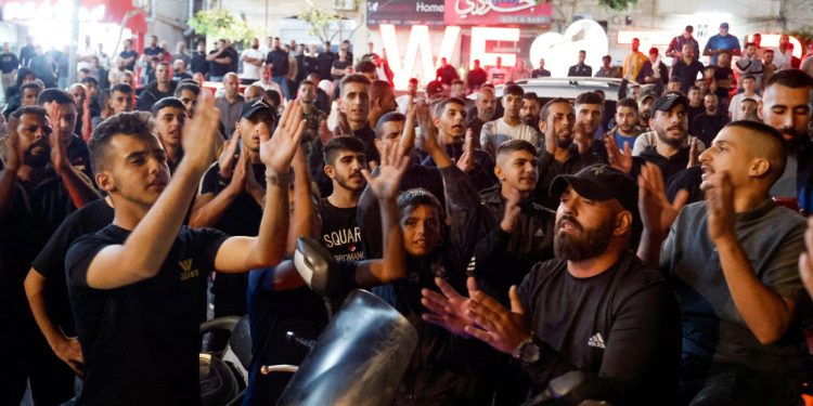Filistin polisi, Batı Şeria’da İsrail saldırısını protesto edenlere müdahale etti