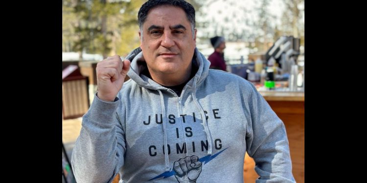 Gazeteci Cenk Uygur, ABD başkan adaylığını açıkladı