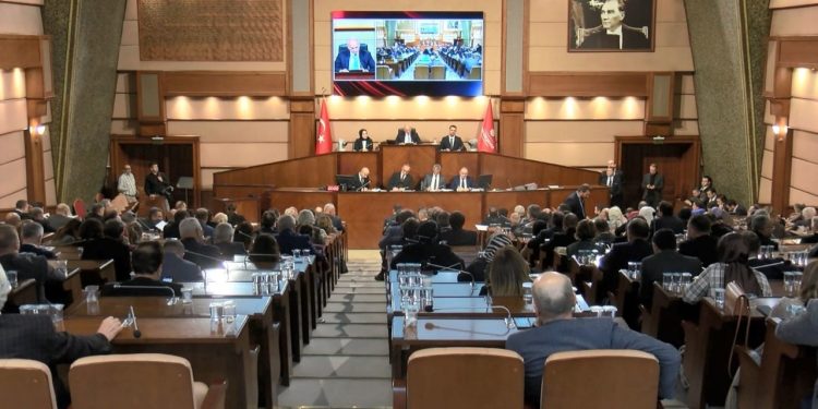İBB Meclisi’nde Cemal Canpolat tartışması