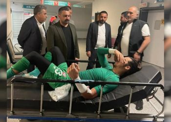 Kömürspor ‘başkan silahla soyunma odasını bastı’ dedi, Vanspor yalanladı