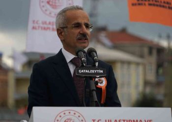 Ulaştırma Bakanı açıkladı: İstanbul’a akıllı yol yapılacak