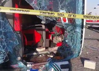 Urfa’da otomobille otobüs çarpıştı: 2 ölü, 25 yaralı