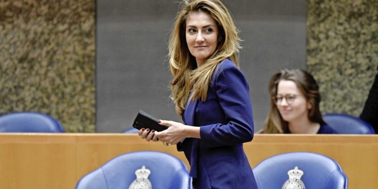 İsrail’e ‘koşulsuz desteği’ protesto eden bürokratlara Dilan Yeşilgöz’den tepki