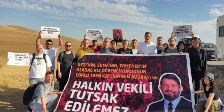 Özgürlük yürüyüşü bugün ölen işçiler için…