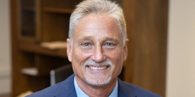 ABD’li senatöre ‘ruhsatsız silah’ suçlaması: Hong Kong’da tutuklandı