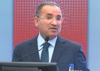 Bekir Bozdağ 175 öğretmenin atandığını duyurdu, tepkiler durmadı