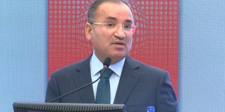 Bekir Bozdağ 175 öğretmenin atandığını duyurdu, tepkiler durmadı