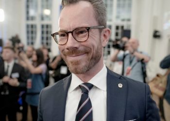 Danimarka Ekonomi Bakanı Ellemann-Jensen siyaseti bıraktı