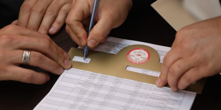 HDP: ‘AKP, misafirhaneye 600 asker-polis kaydetti’