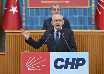 Kemal Kılıçdaroğlu partisinin grup toplantısında konuşuyor