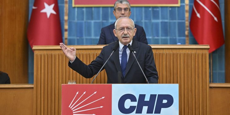 Kemal Kılıçdaroğlu partisinin grup toplantısında konuşuyor